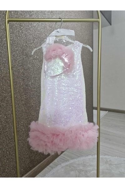 Beyaz pullu etek ucu pembe elbise
