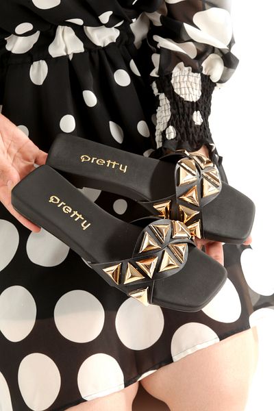 UĞURÖKÇE Women's Black Matte Pyramid Buckle Detail Slippers