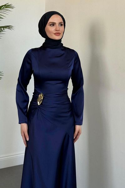 MERVEN AKYÜZ Βραδινό φόρεμα Siena Side Tie Satin Navy Blue
