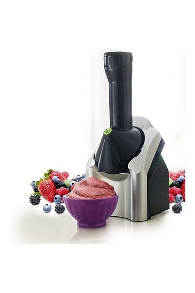 Yonanas صانعة حلوى الفواكه المجمدة الطازجة على سطح الطاولة باللونين الفضي والأسود
