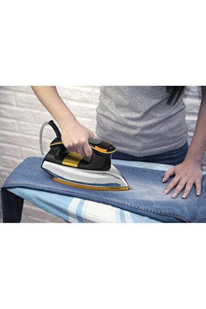 Black&Decker Black & Decker 1200W Heavy Weight Dry Iron Black/Gold F550-B5