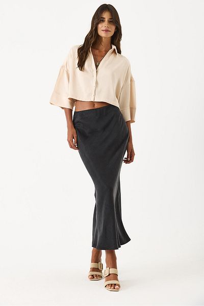 VENA Lyocell Satin Midi Skirt - Black