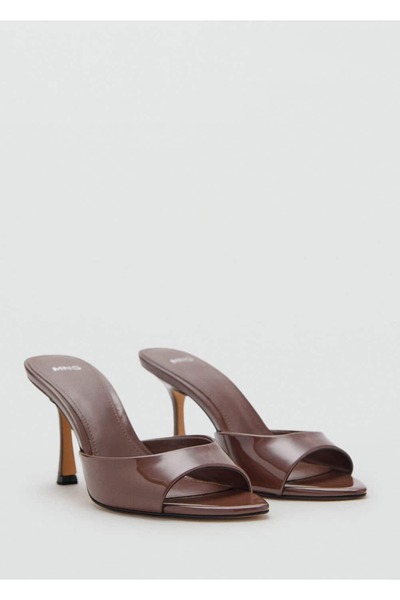 MANGO Woman Rugan görünümlü topuklu sandalet