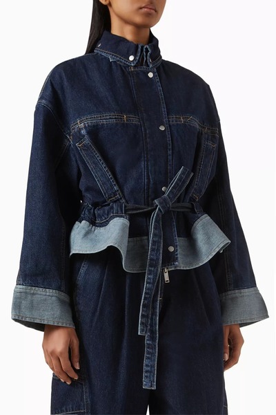 3.1 Phillip Lim سترة دينم مربعة الشكل بحزام باللون الأزرق الداكن، تفاصيل بيبلوم، قصة كبيرة الحجم