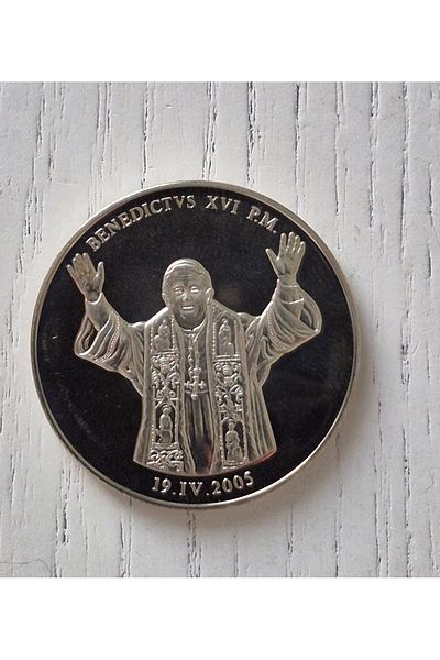 Edi Antik 2005 Pope Medal 3cm Diameter. In Clean Condition