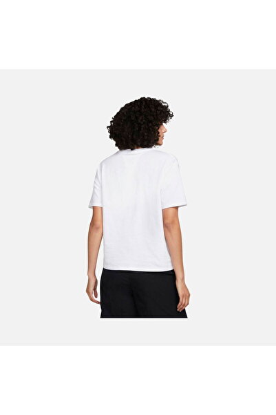 Nike Jordan Essentials Core 22 Short-Sleeve Kadın Tişört