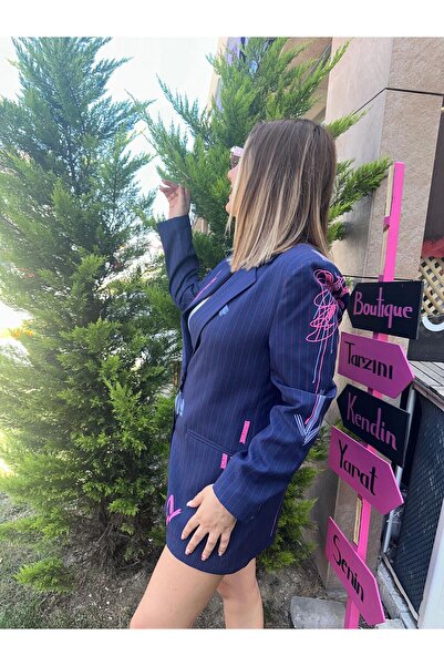 DOLCE QUEEN Robin Model Çizgi Desen Nakışlı Armalı Blazer Tasarım Ceket