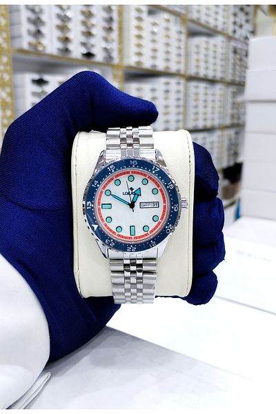 aks wristwatch