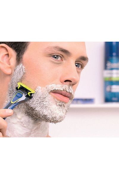 Wilkinson Hydro5 Groomer and Shaver 4-in-1 Clipper Set, 1 Spare