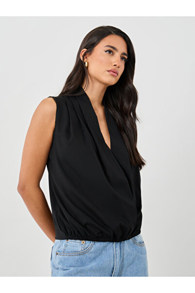 Styli بلوزة سادة بدون أكمام ورقبة دائرية