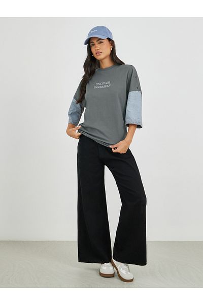 Styli Spray Painted Exaggerated Shoulder Oversized T-Shirt with Eyelet Detail