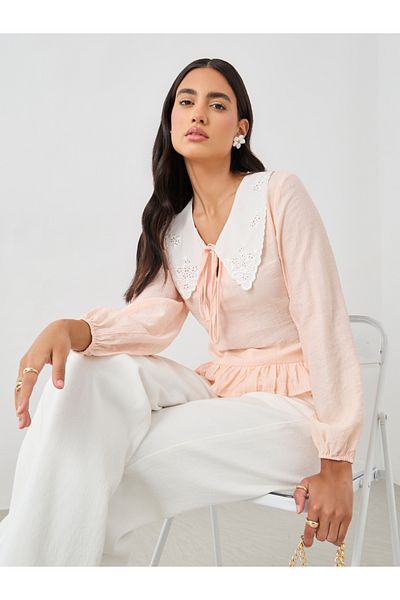 Styli Tie-Up Neck Lace Detail Balloon Sleeve Blouse