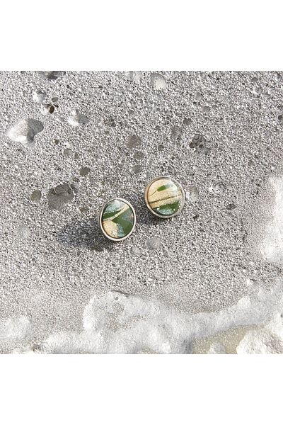 NARRU Handmade NARRU earrings, round, 1.2 mm, green, cream and silver, Koralia