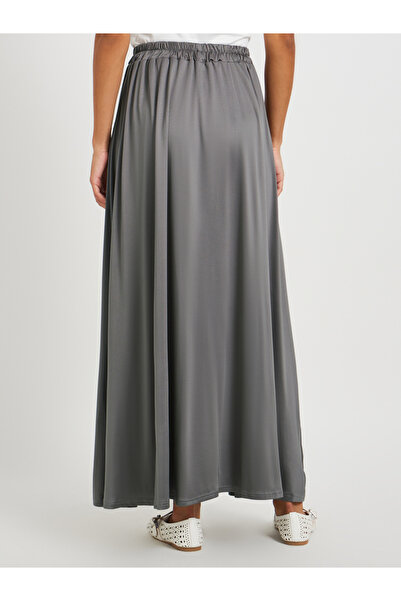 Styli Solid Pleated A-Line Maxi Skirt