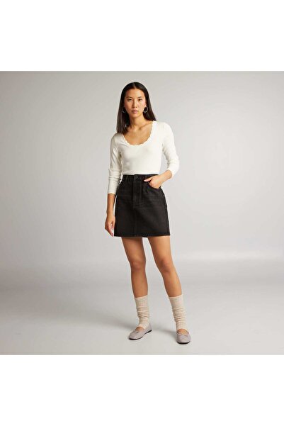 KIABI تنورة جينز قصيرة باللون الأسود