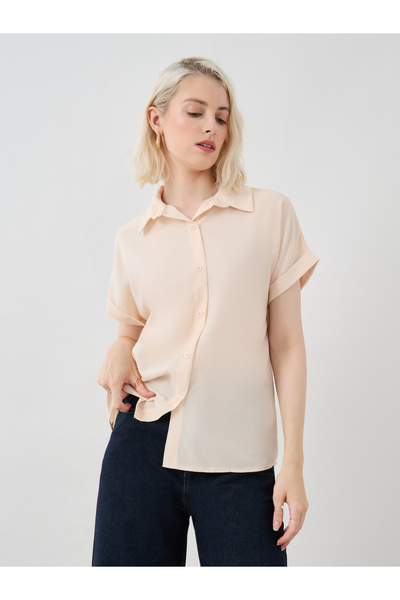 Styli قميص سادة بأكمام قصيرة وياقة واسعة