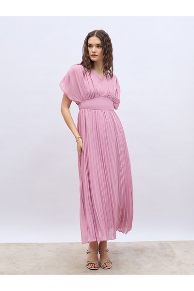 Styli Solid Ruched Extended Sleeves Pleated A-Line Maxi Dress
