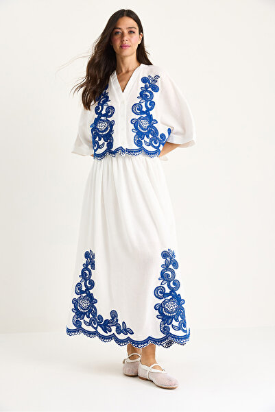 Bianco Lucci Γυναικείο κέντημα με λεπτομέρεια μπλουζάκι με μανίκια με φούστα με επένδυση κάτω-πάνω σετ 60283438