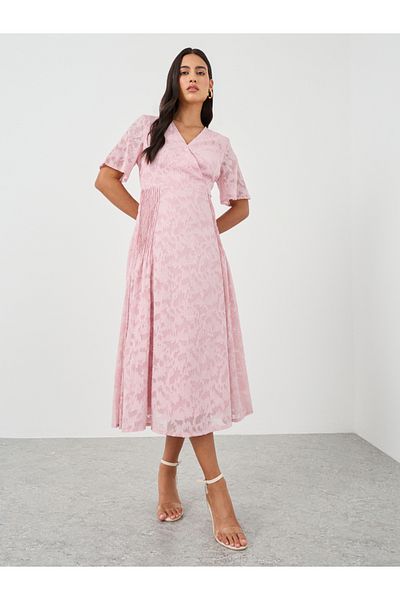Keenly By Styli Texture Pleated V-Neck Short Sleeve Midi Dress