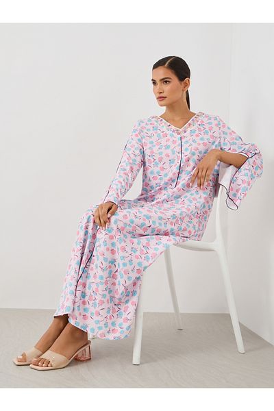 Keenly By Styli All-Over Print V-Neck Slit Sleeve Maxi Jalabiya