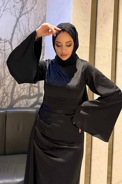 Tesettür Diyarı Γυναικείο βραδινό φόρεμα Arabella Cape Satin Fish-Μαύρο