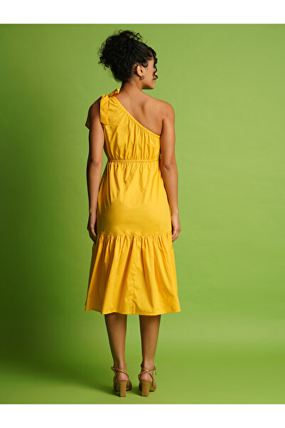 Globus By Styli Women Yellow Solid One Shoulder Tie-Up A-Line Midi Dress