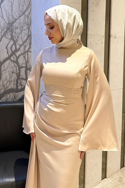 Tesettür Diyarı Γυναικείο βραδινό φόρεμα Arabella Cape Satin Fish-Μπεζ
