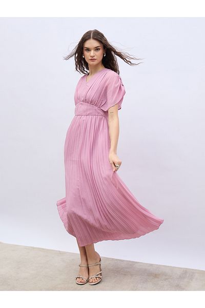 Styli Solid Ruched Extended Sleeves Pleated A-Line Maxi Dress