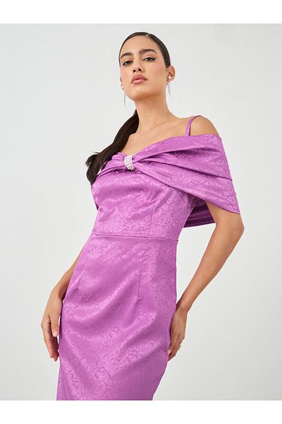 Styli Embellished Front Knot Cold Shoulder Sheath Midi Dress