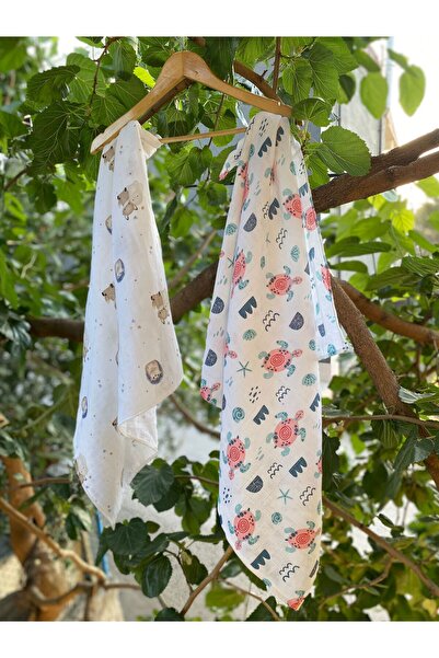 Store 2-Piece Muslin Blanket (4 Mouth Cloths as Gift)
