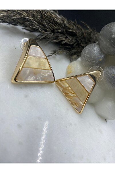 Byoz store Üçgen sedefli gold küpe antialerjik altın kaplama çelik kararma ya...