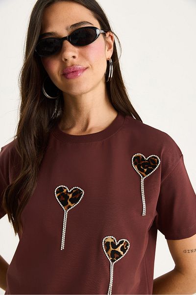 Bianco Lucci Women's Leopard and Stone Detailed Heart Short Sleeve T-Shirt 60602034