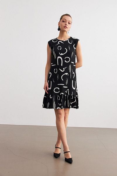 Trendseninle Women's Black Pattern Sleeveless Mini Crinkle Dress
