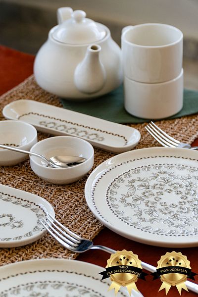 Farika Porselen Naya 6-Person 16-Piece Breakfast Set