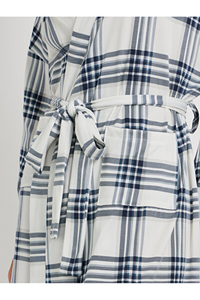 Styli Checked Pattern Robe with Pockets Details