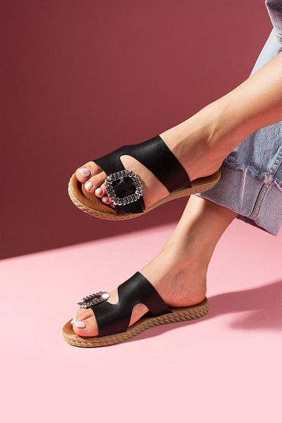 FUGA MODA Fengi Black Asymmetric Cut Single Buckle Slippers