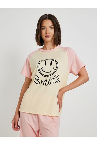 Styli Graphic Print T-Shirt and Pyjama Set