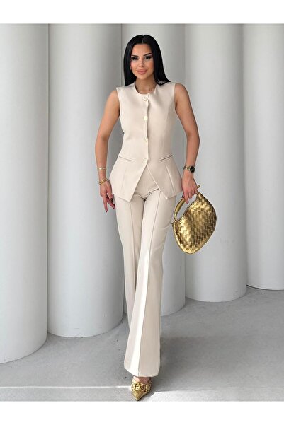 by kadriye yılmaz Alaze Gold Düğme Detaylı Takım Bej