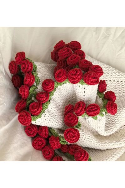 ZAHandmade Red Rose Bouquet Shawl