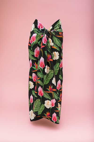 pistore Black Exotic Leaf Tropical Floral Pattern Long Pareo Satin Does Not Show Underwear Women's Beach Dress