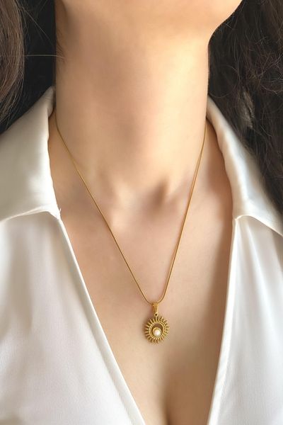 DEMOKAN Women's Steel Necklace Antique Model Sunshine Necklace