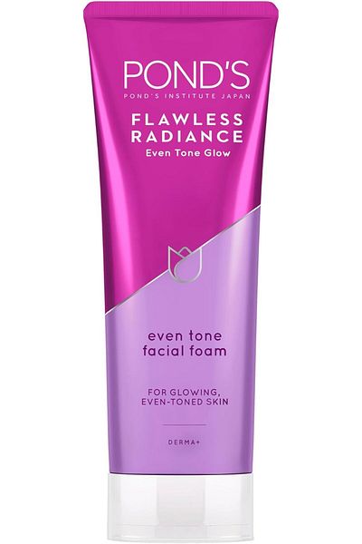 Ponds POND'S Flawless Radiance Even Tone Facial Foam, with Niacinamide and Vitamin E, 100g