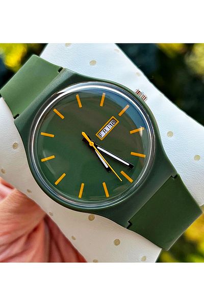 Weluxa Phosphorescent Scorpion Yelkovan Unisex Wristwatch with Silicone Band Calendar