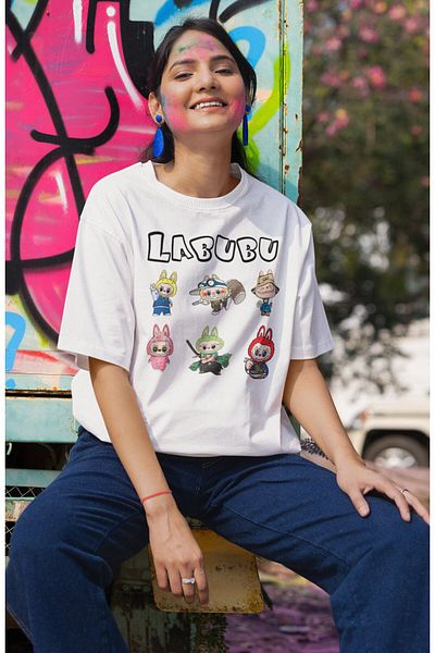 Fuddy Moda Tricou unisex cu imprimeu cu caractere Labubu, tricou oversize cu tematică de jucărie de pluș