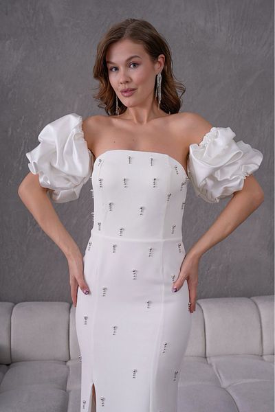 Neşeli Butik γυναικείο βραδινό φόρεμα με λεπτομέρεια από λευκή πέτρα με βολάν NBS9377