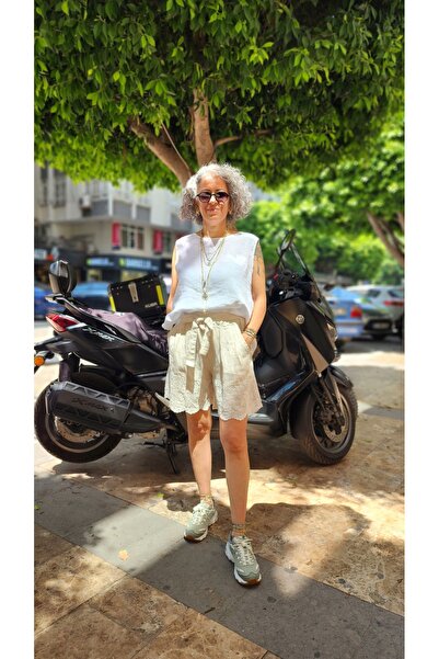 İzmirli Boutique İşelemeli Şehir Boy Keten Şort