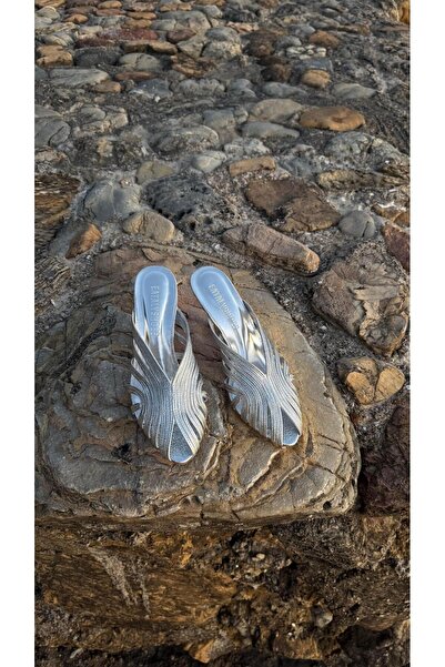 Eataly Shoes Silver Thin Heeled Slippers with Metallic Effect