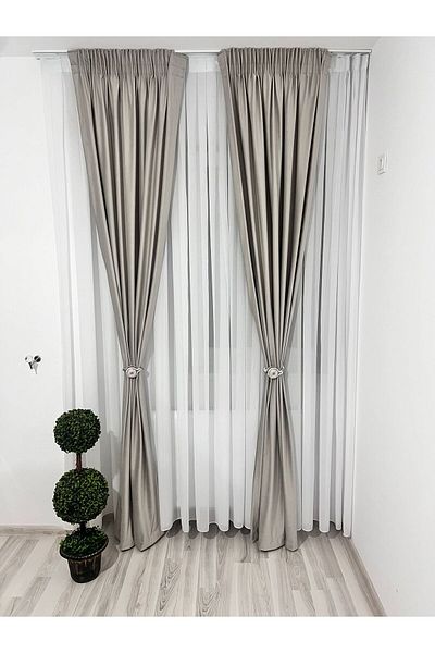 Metropolitan Concept Set of Two Ronda Velvet Curtains, Light Grey, Worked on 10 Cm Wide Rejansa, 2x150x260 Cm