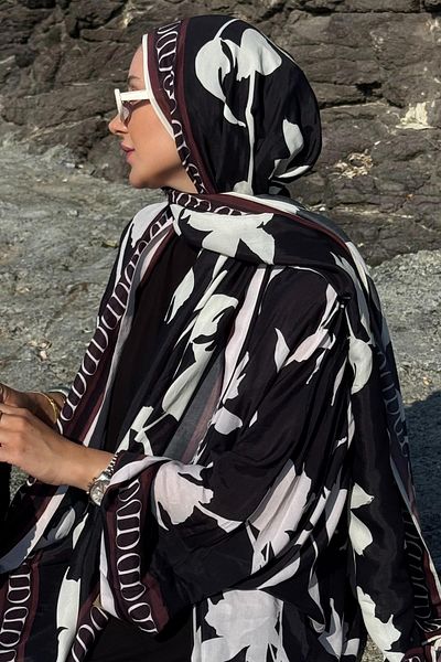 carell Sümeyra Yılmaz's Choice Azelina Black Monogram Flush Shawl