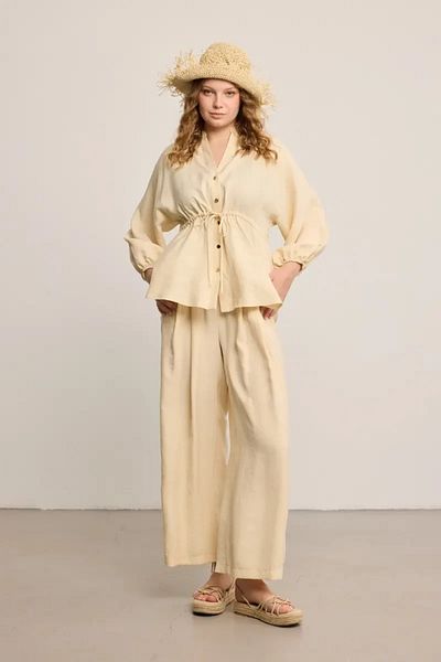 Gusto Modal Shirt with Judge Collar and Rope Belt at the Waist - Ecru